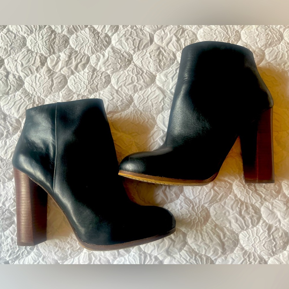 vince camuto black booties